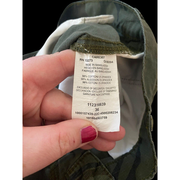 Lee Cargo Camo Shorts Size 36 Mens Camouflage Baggy Y2K Pockets Vintage 2000s - Picture 6 of 10